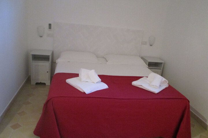 Room 4 of 11