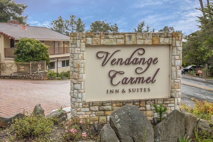 Vendange Carmel Inn Suites Carmel Ca 24815 Carpenter 93923