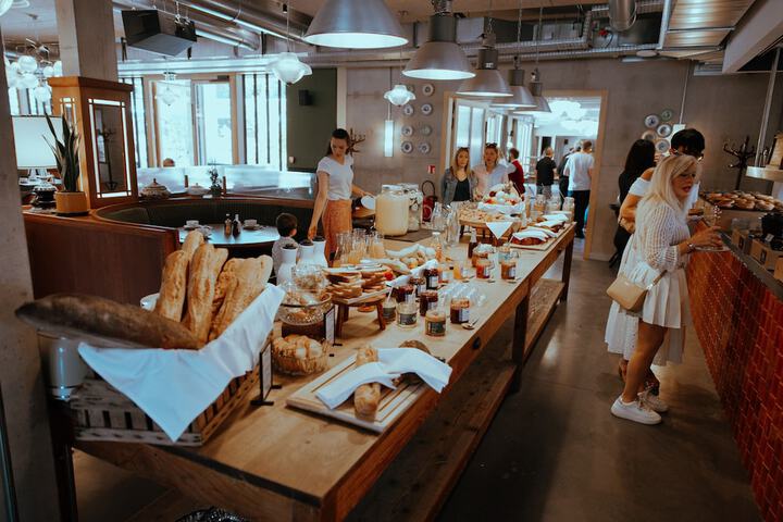 Dining 60 of 71