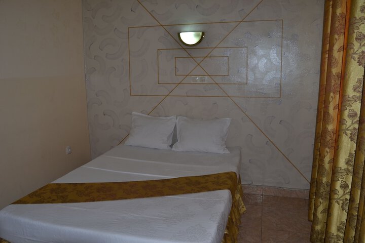 Room 3 of 5