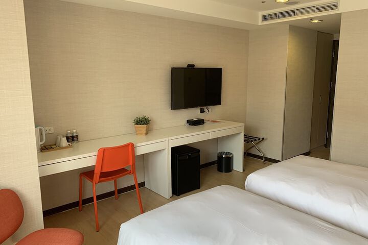 Room 15 of 31