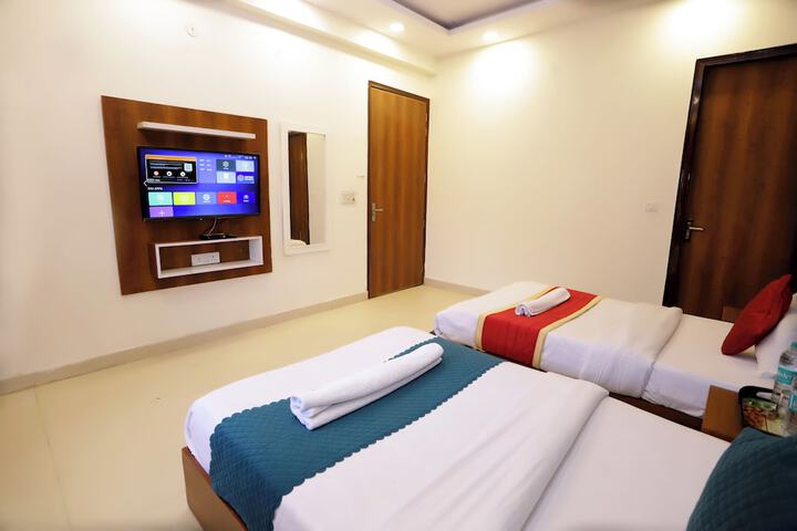 Room 5 of 14