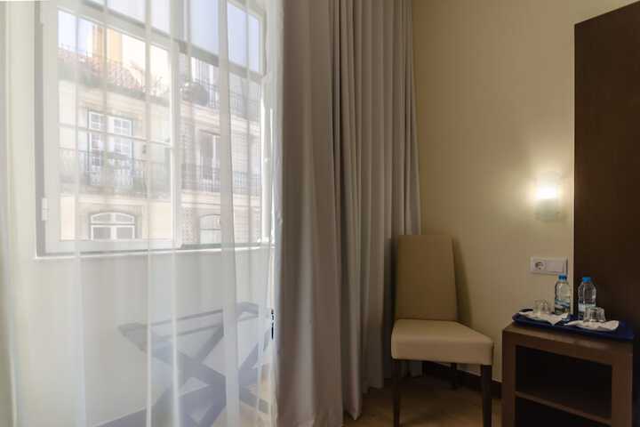 Room 34 of 74