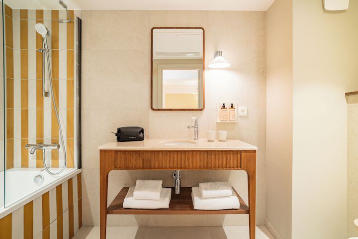 Room 60 of 90