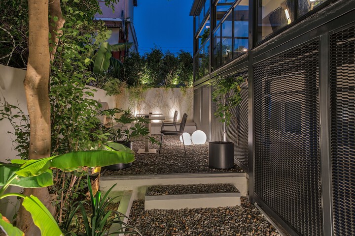 Hotel Exterior 56 of 61