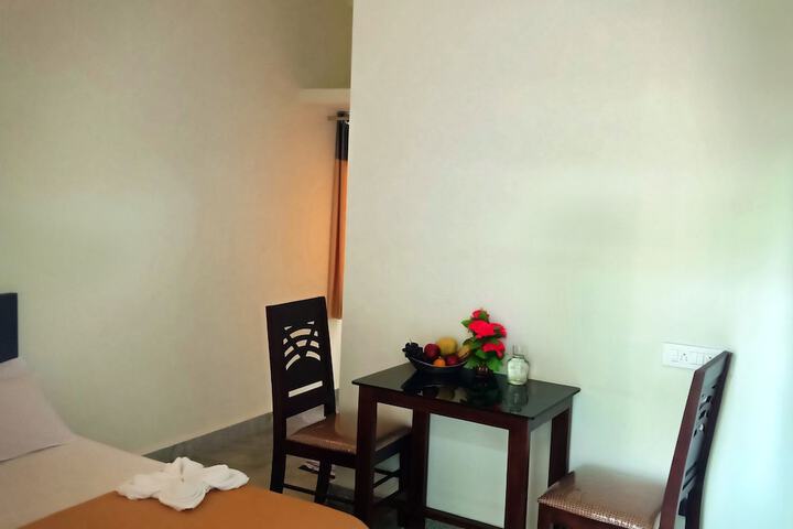 Room 11 of 33