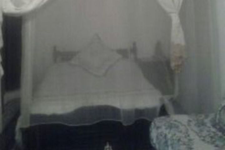 Room 9 of 20