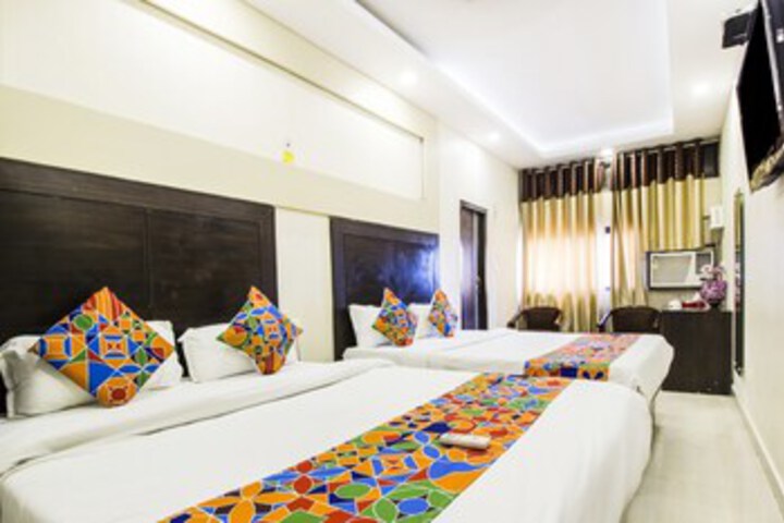 Room 8 of 18