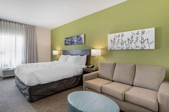 Room 16 of 28