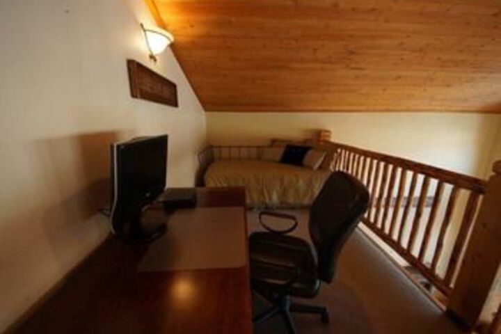 Room 27 of 65