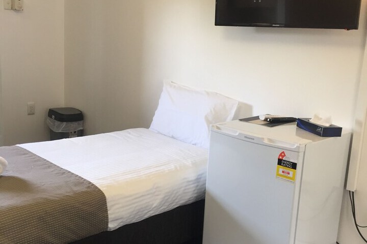 Room 15 of 42