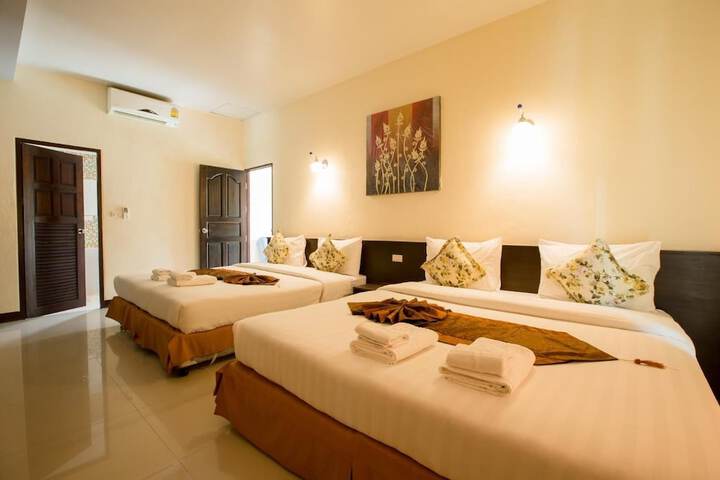 Room 8 of 36