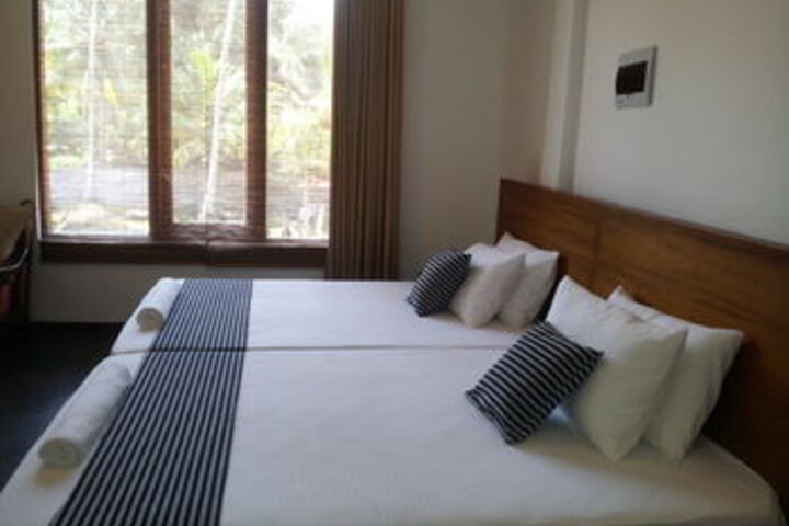 Room 11 of 29
