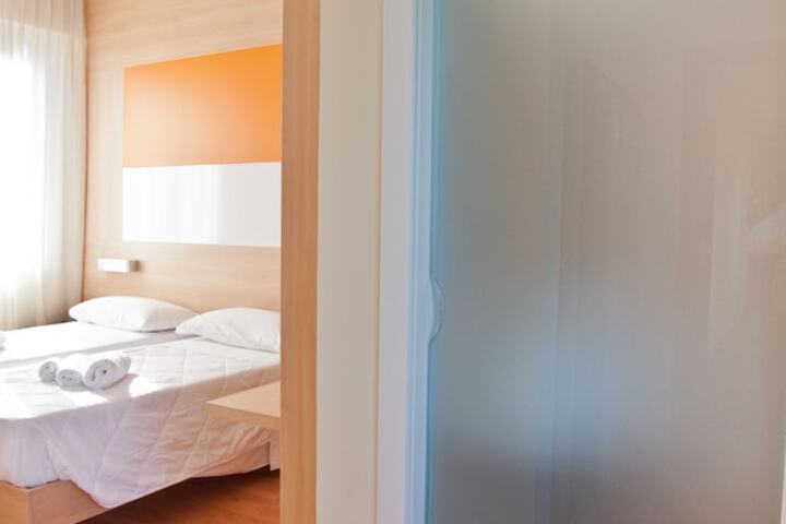 Room 10 of 46
