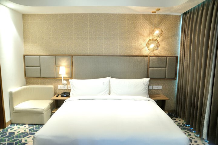 Room 15 of 118