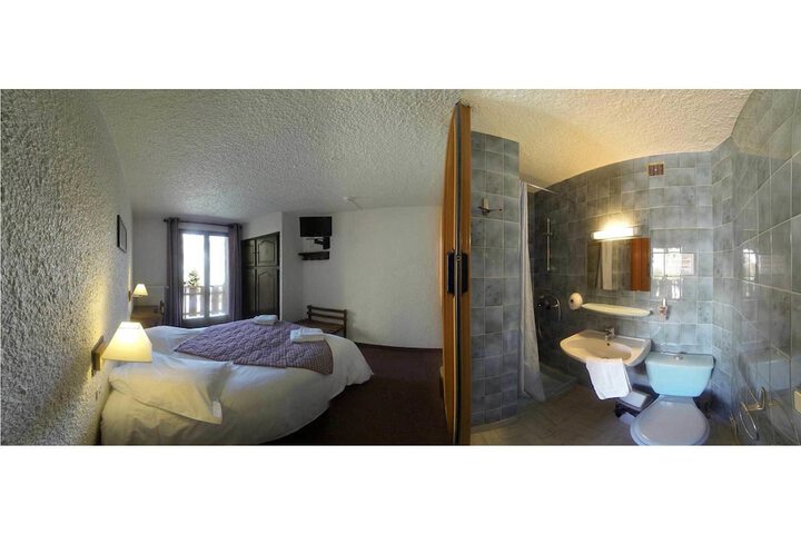Room 18 of 60