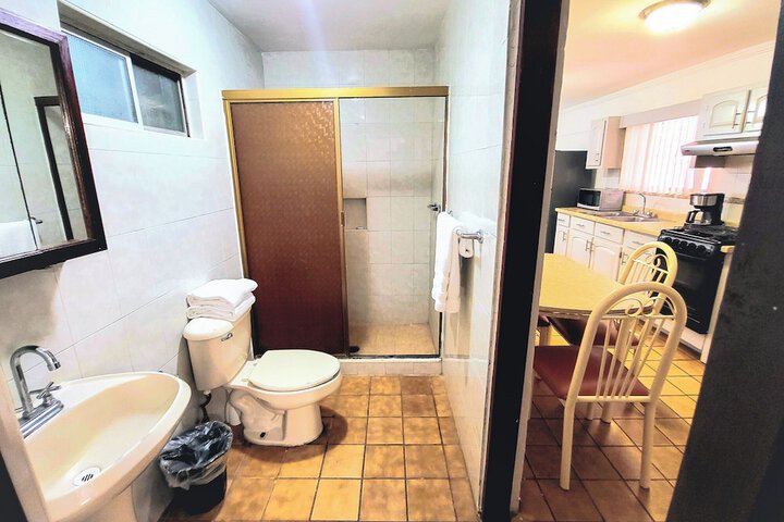 Room 21 of 32