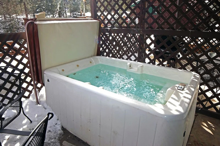 Pool 5 of 9