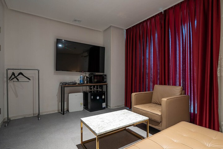 Room 55 of 82