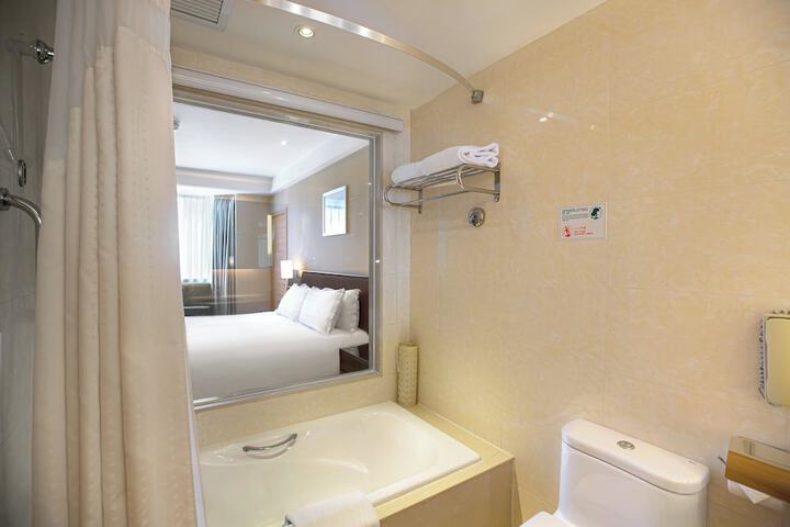 Room 49 of 85
