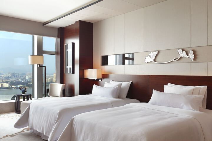 Room 7 of 72