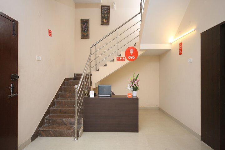 OYO 15517 KMS HOUSE