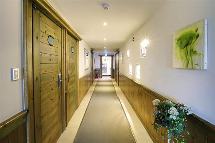 Ballroom/Hall 94 of 111