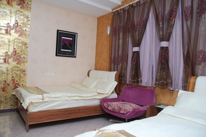 Room 10 of 44