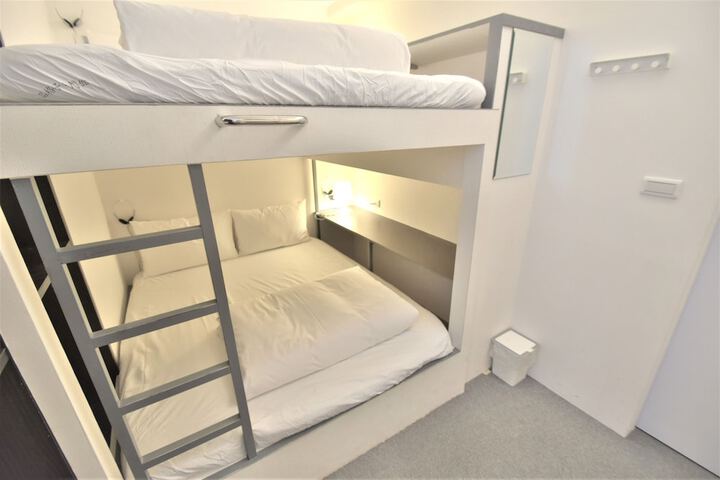 Room 21 of 44