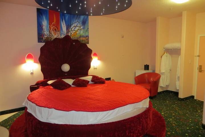 Room 29 of 48