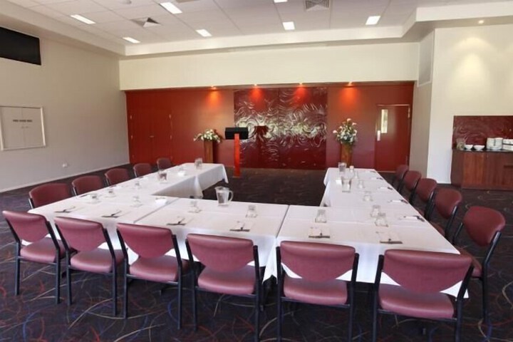 Business Center 114 of 122
