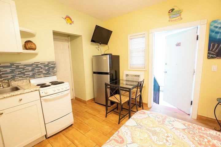 Room 12 of 109