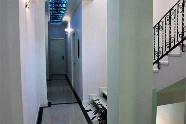 Ballroom/Hall 72 of 87