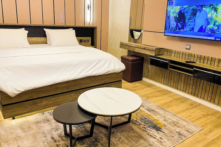 Fullbliss Hotel and suites