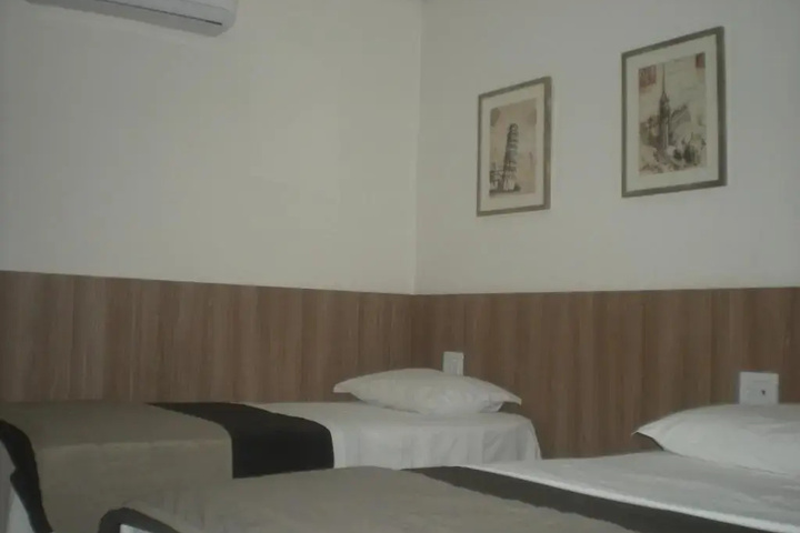 Room 2 of 20