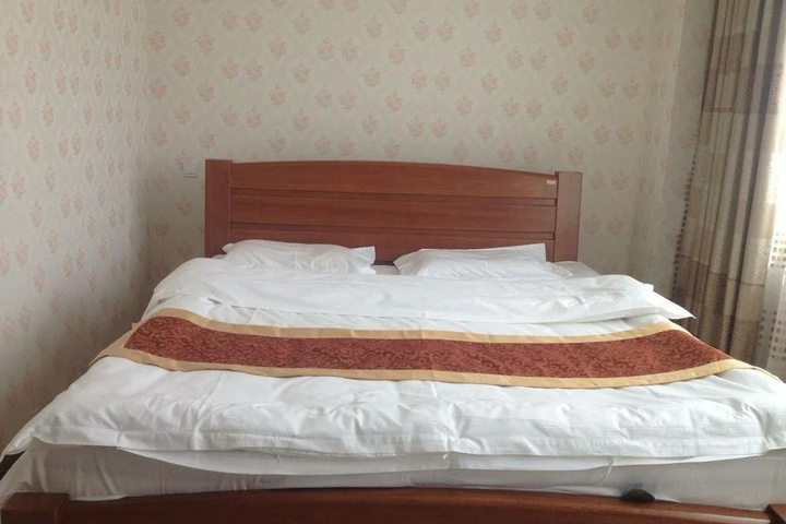 Room 4 of 10