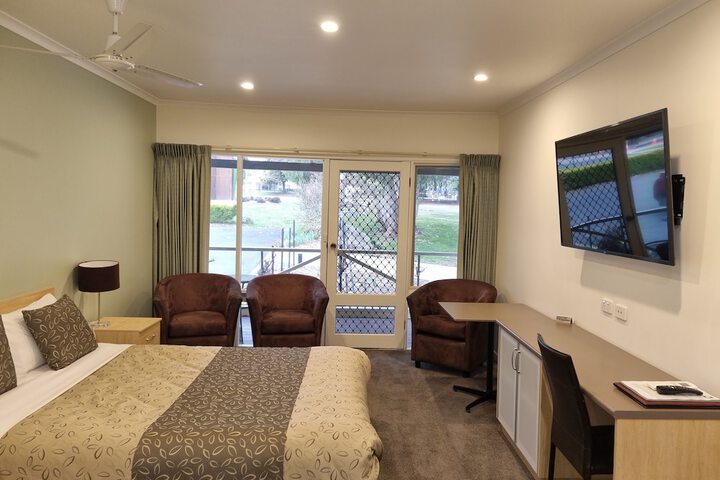Room 8 of 40