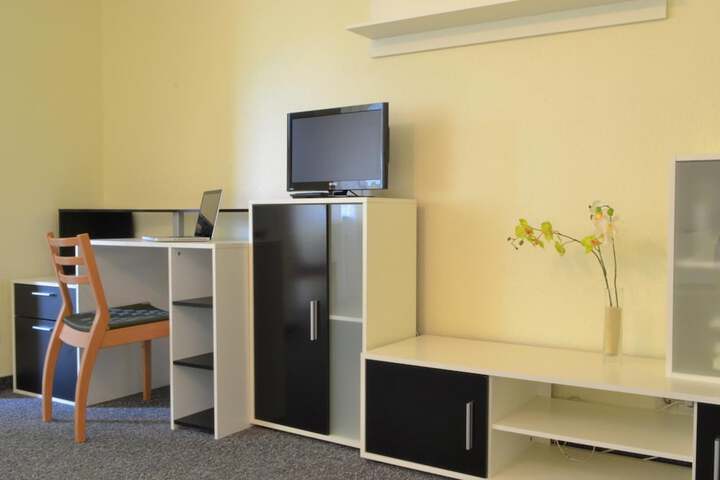 Room 15 of 32