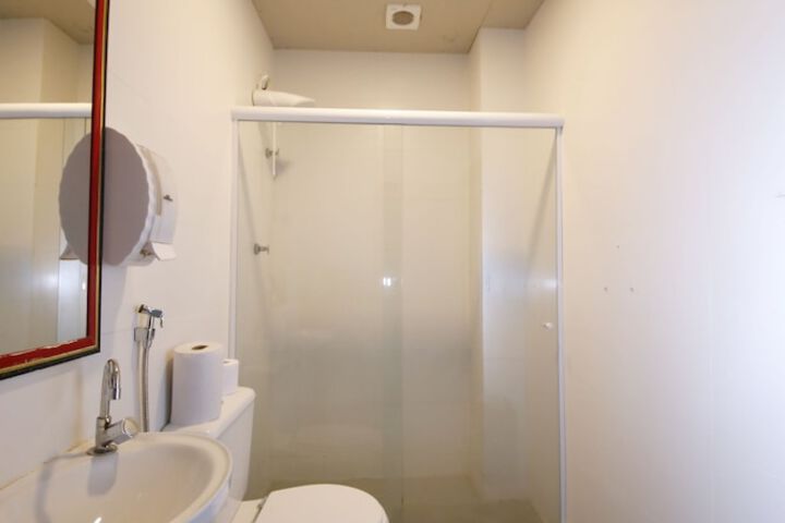 Room 6 of 25