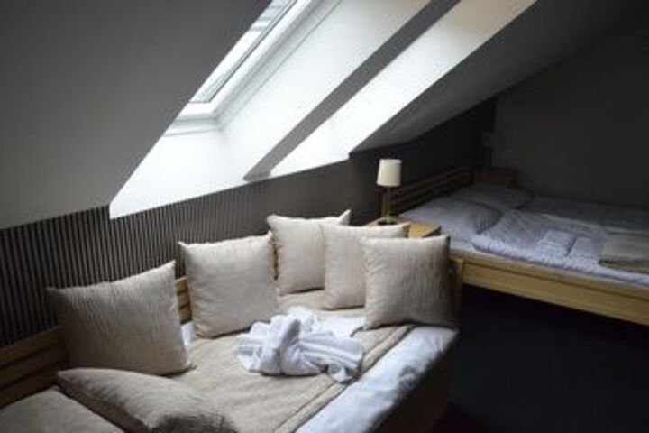 Room 18 of 32