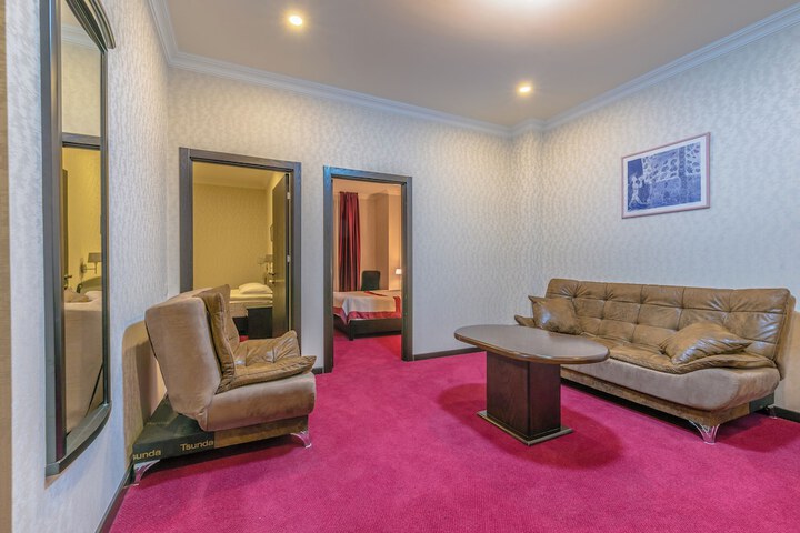 Room 19 of 70