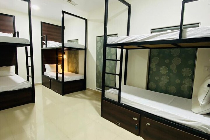 Room 7 of 23