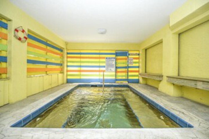 Pool 20 of 35