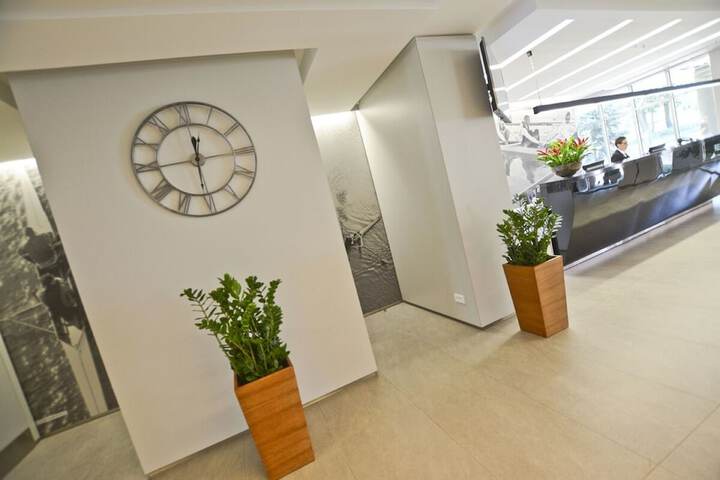 Entrance & Lobby