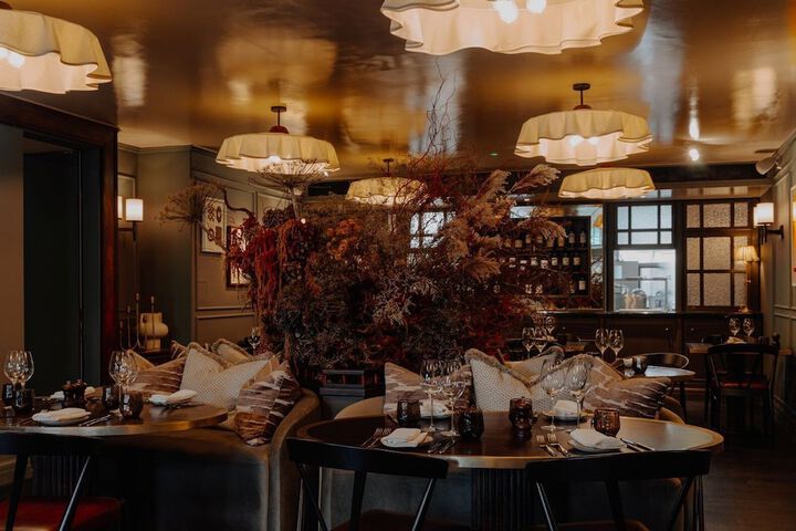 Dining 75 of 137