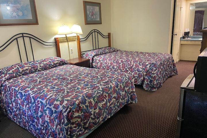 2 Double Beds (7 of 12)