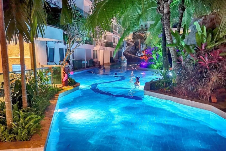 Pool 3 of 7