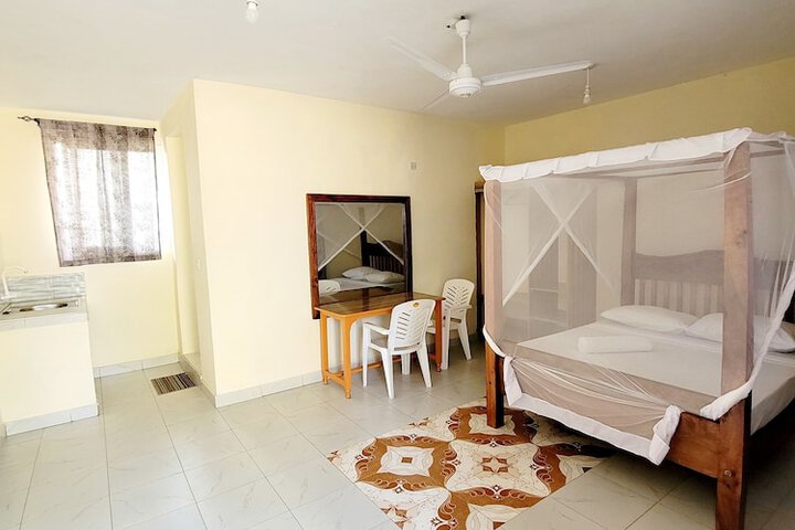 Room 6 of 24