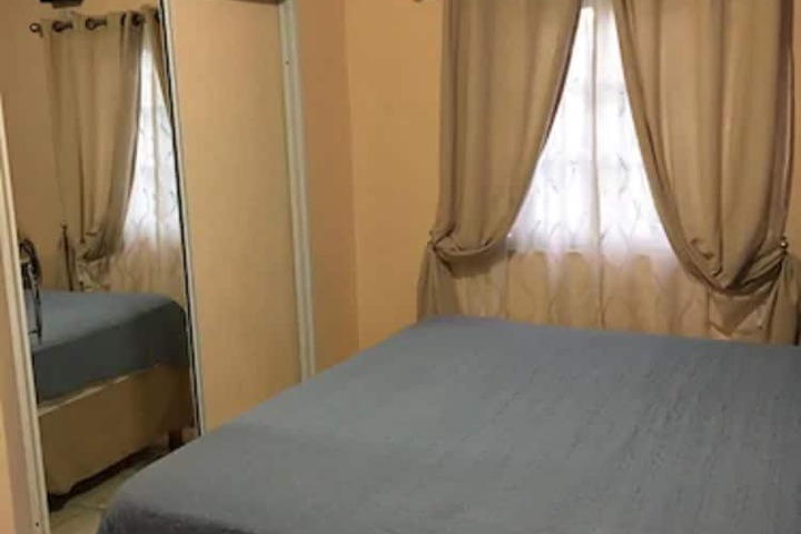 Room 8 of 16