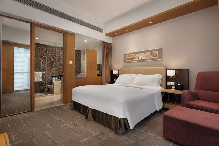 Room 25 of 92